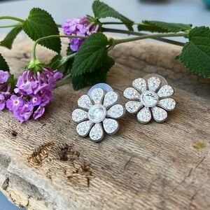 NADRI, CRYSTAL FLOWER EARRINGS